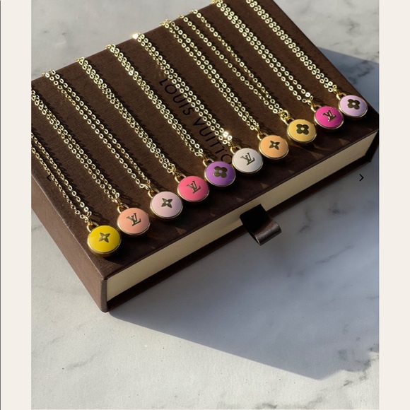 LIMITED QUANTITIES 2 LEFT LV Cute charm 1 black gold upcyle ideas for jewelry - Picture 6 of 17